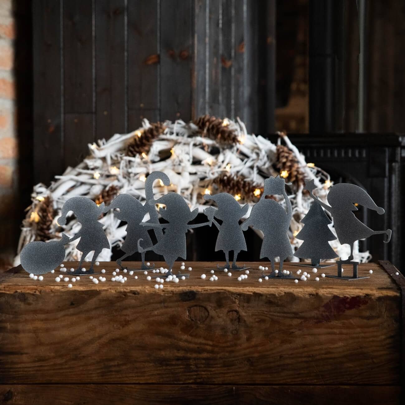 Skrzat Gnom z Prezentem - Urocza Figurka Świąteczna na Stół Bożonarodzeniowy - zdjęcie 6 - Kapaga