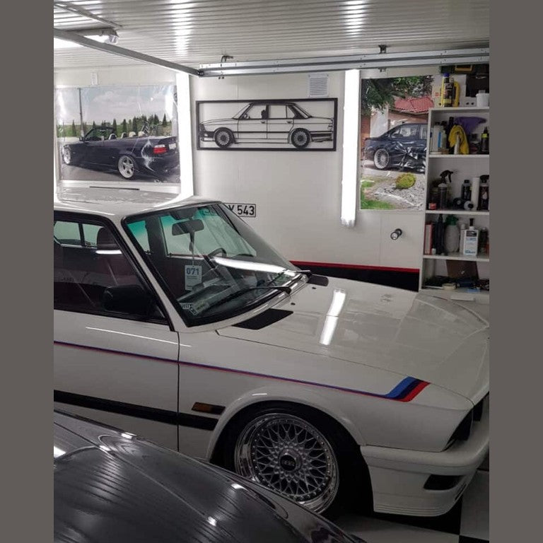 BMW M5 E28 - Metalowe Panele Ścienne Dekoracyjne dla Miłośników Klasycznych Samochodów - zdjęcie 3 - Kapaga