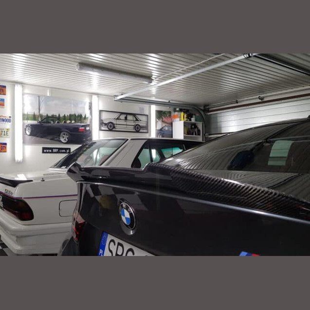 BMW M5 E28 - Metalowe Panele Ścienne Dekoracyjne dla Miłośników Klasycznych Samochodów - Kapaga