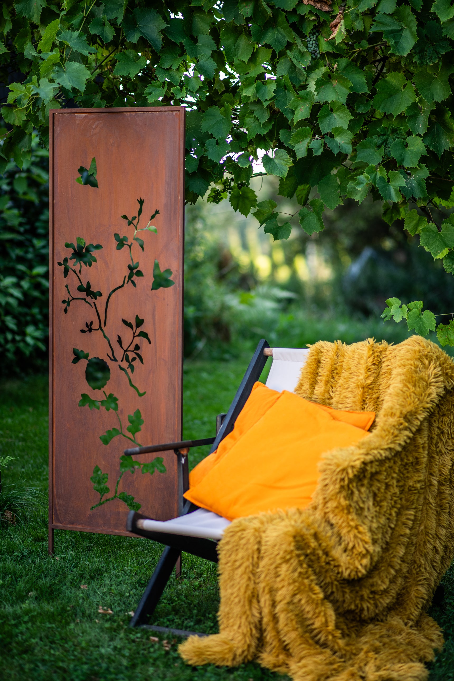 Panel ogrodowy Corten - Parawan z kwitnącą gałązką  - 160 x 50 cm