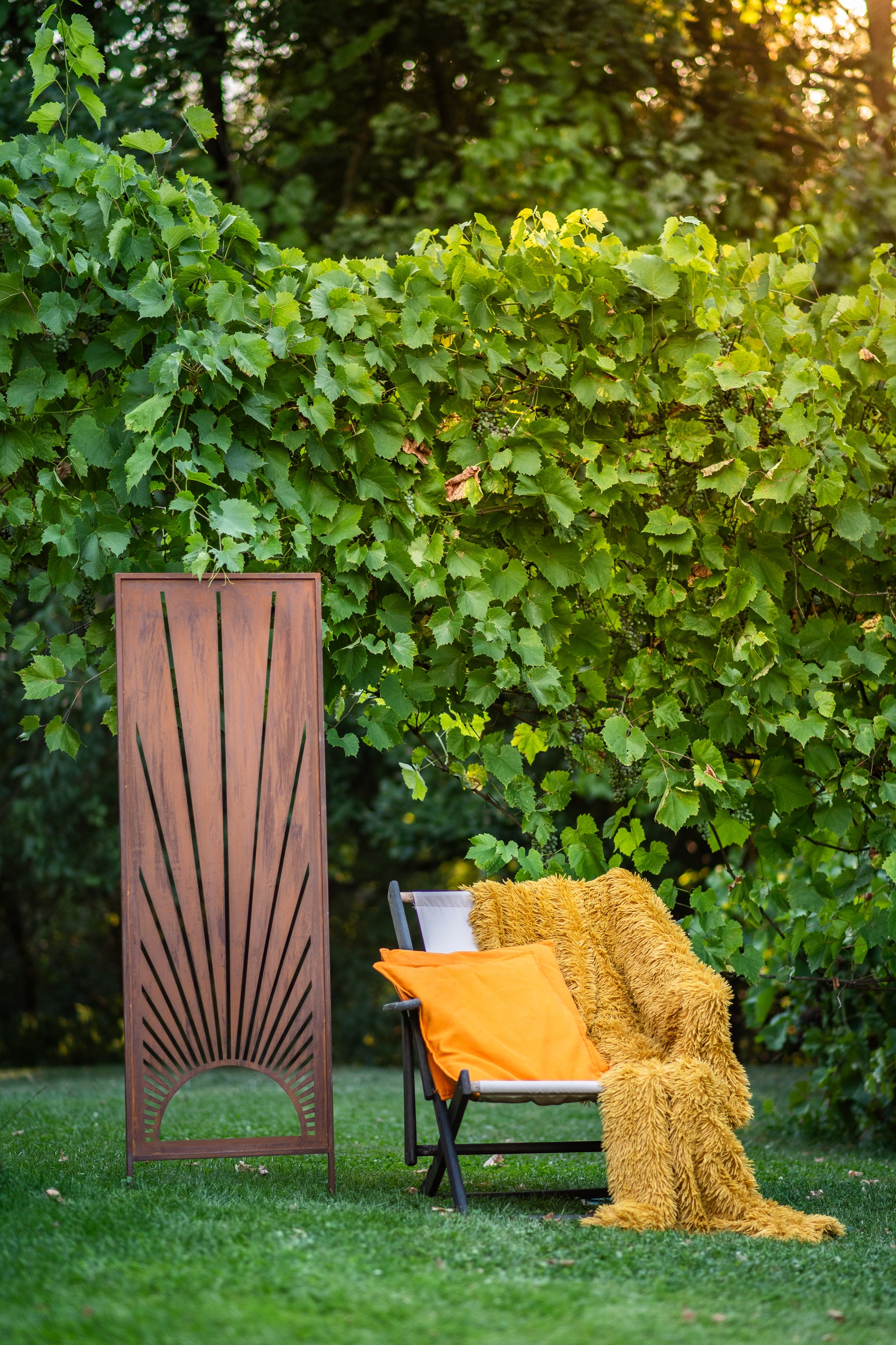 Panel ogrodowy Corten - Parawan ze promieniami słońca - 160 x 50 cm